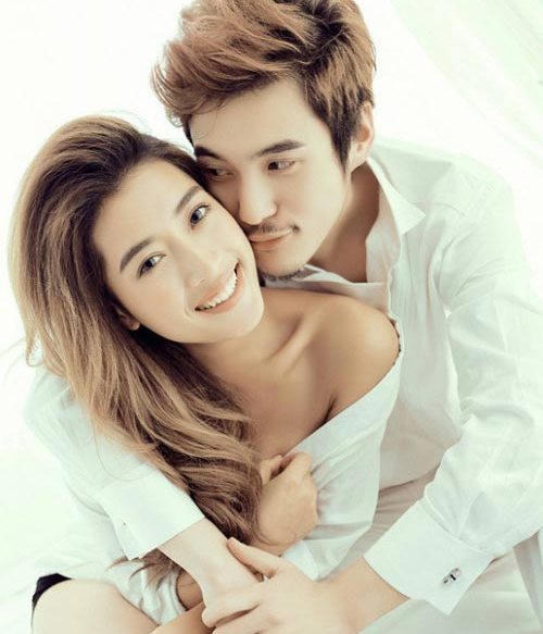 Chả hiểu sao lại thích chàng đồng nghiệp kém tuổi