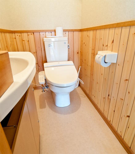 Lạ lẫm với phong tục thờ thần toilet ở Nhật Bản