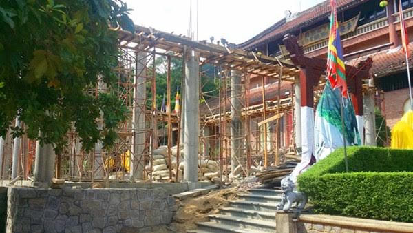 Che mắt nhà quản lý, xây di tích theo kiểu “lẩu thập cẩm” 