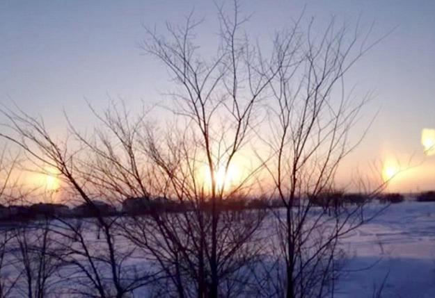 Nước Nga mọc 3 mặt trời