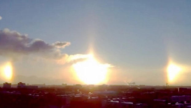 Nước Nga mọc 3 mặt trời