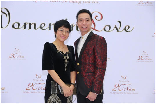 Vợ chồng Minh Tiệp đưa con xem show “Women In Love”