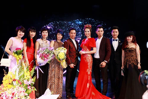 Nhà tạo mẫu tóc Thu Hoài: 25 năm "cơn say tình" tuyệt đẹp