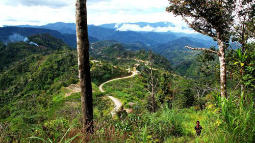 Tục hun khói thi thể ở nơi từng ăn thịt người