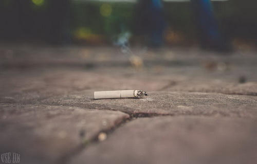 Ly hôn vì... tàn thuốc