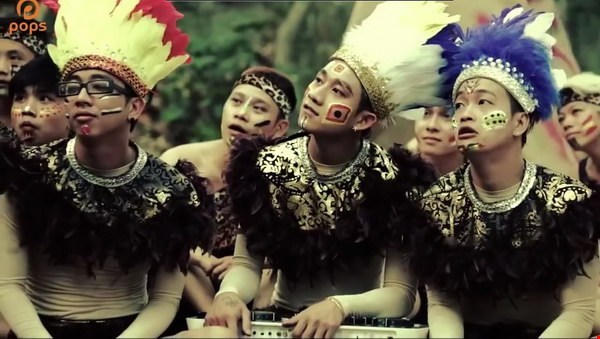 Sao Việt hoảng hồn khi thành "bia" hứng vật thể lạ