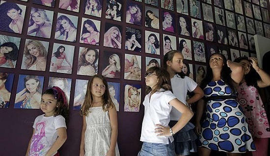 Những 'căn cứ quân sự' ra lò các hoa hậu tuyệt mỹ