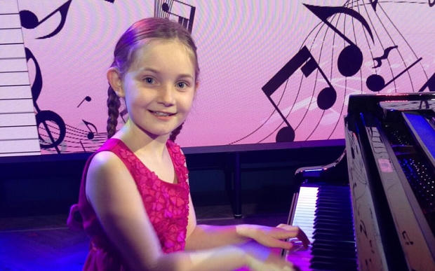 Cô bé 10 tuổi viết hoàn chỉnh một vở opera