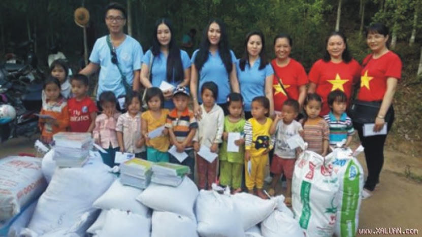 Nghệ sĩ đánh mất hình ảnh khi “làm từ thiện“