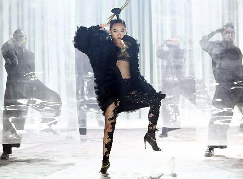 Ước mơ xa xỉ không thành của nữ ca sỹ 'hot' nhất Việt Nam