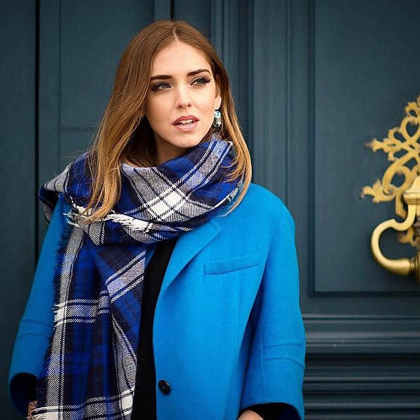 Phối khăn quàng sành điệu ngày đại hàn