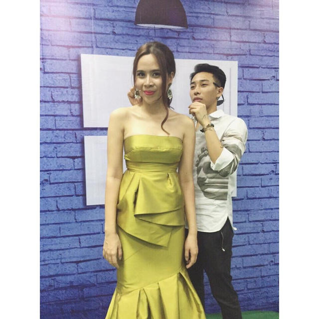 Stylist “lột xác” cho Hoàng Thùy Linh, Văn Mai Hương