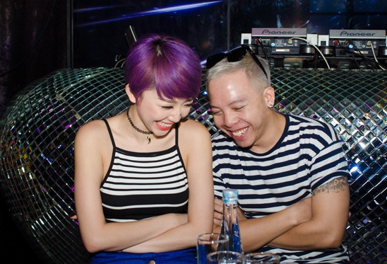 Mặc đồ đôi phong cách như các cặp tình nhân showbiz Việt