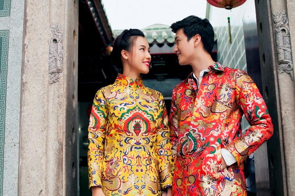 Mặc đồ đôi phong cách như các cặp tình nhân showbiz Việt