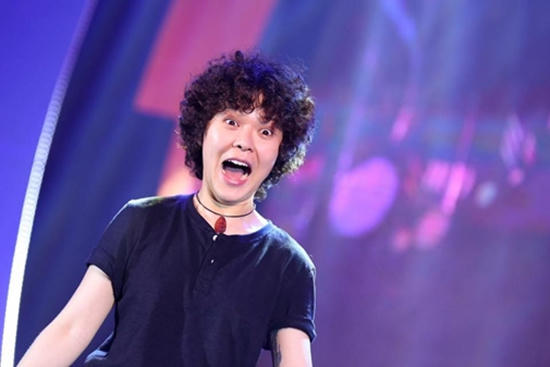 Từ trẻ tự kỷ thành ca sĩ làm chao đảo cộng đồng mạng