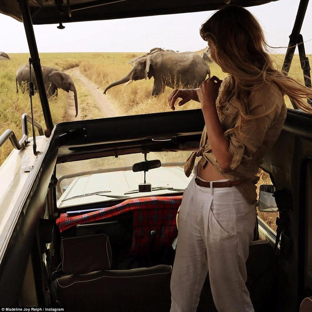 Cặp đôi vòng quanh thế giới chia sẻ kinh nghiệm du lịch giá rẻ