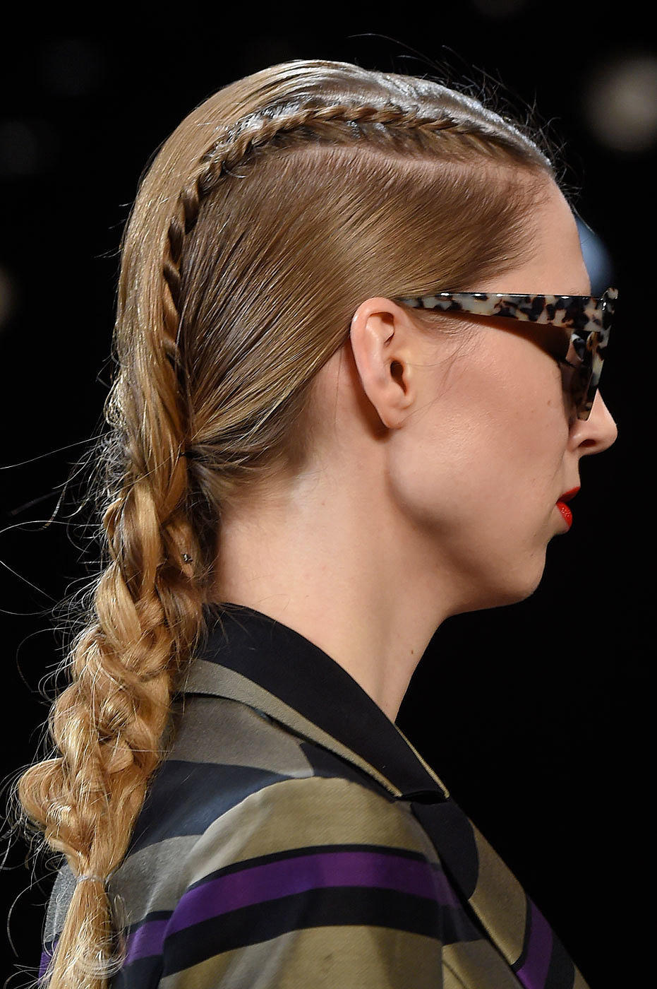 Tóc tết đang thống trị các sàn diễn thời trang