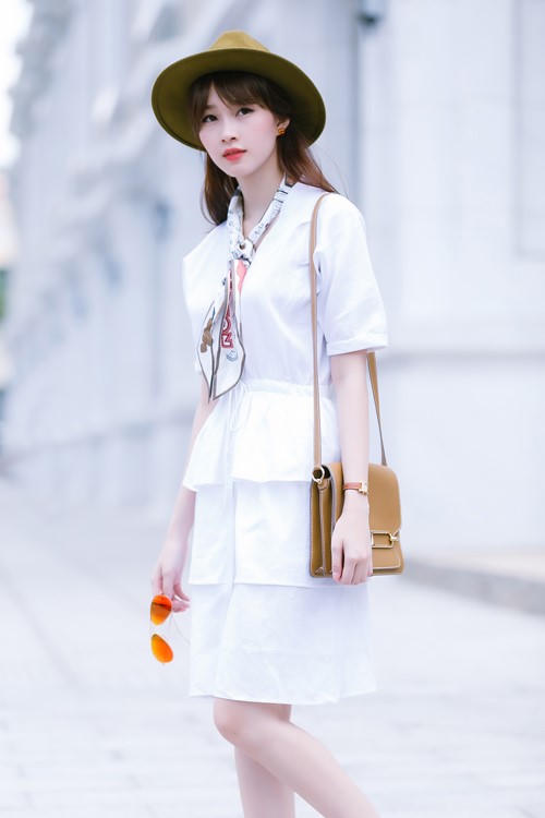 Váy xếp tầng cổ điển được săn đón