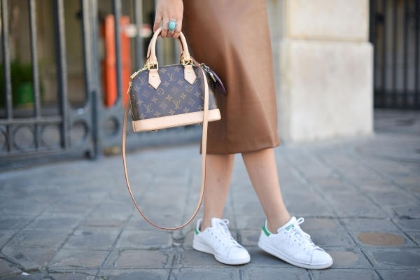 Cách phân biệt túi xách hàng hiệu và hàng nhái cao cấp