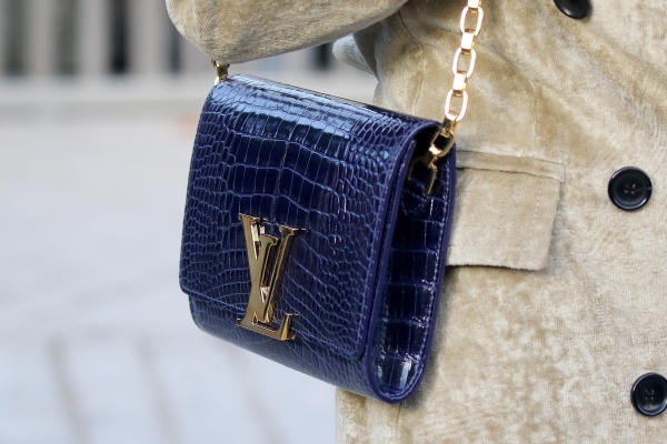 Cách phân biệt túi xách hàng hiệu và hàng nhái cao cấp