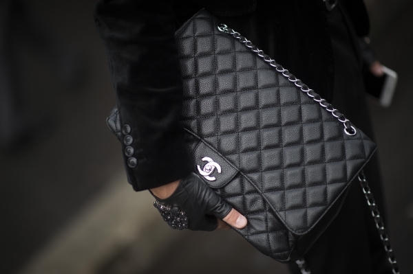 Cách phân biệt túi xách hàng hiệu và hàng nhái cao cấp