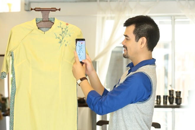 NTK Chương Đặng: Áo dài là 'công cụ' hỗ trợ tuyệt vời cho nhan sắc