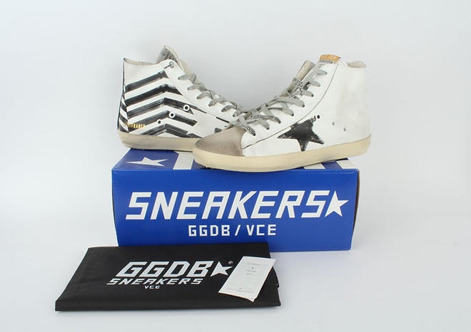 Nhờ 'Hậu duệ Mặt Trời', 'giày bẩn' được săn lùng