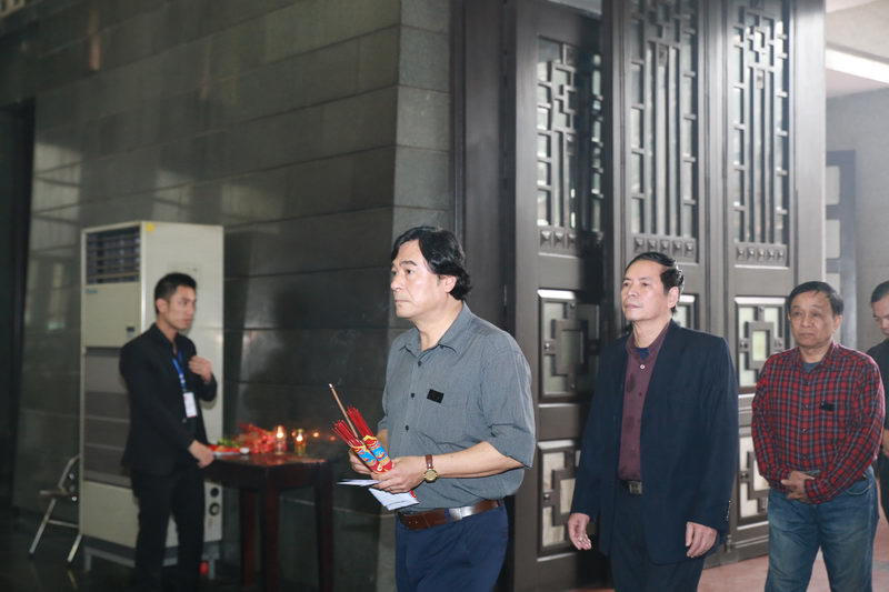 Nghệ sỹ xúc động tiễn đưa NS Thanh Tùng về cõi hư vô