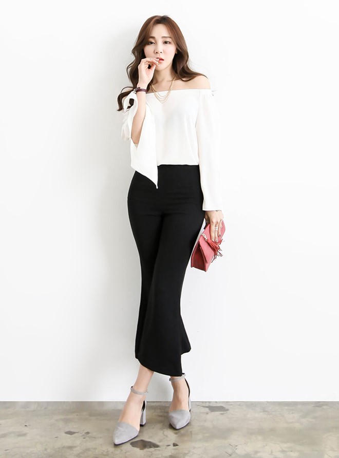 Áo trễ vai biến tấu được săn lùng