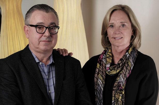 Cuộc đời hai mặt của cặp điệp viên nguyên mẫu bộ phim “Ông bà Smith”