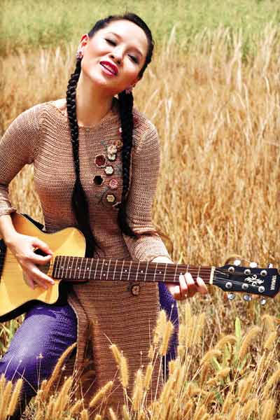 Sự trở lại của 'đóa hoa dại’ Mai Khôi  