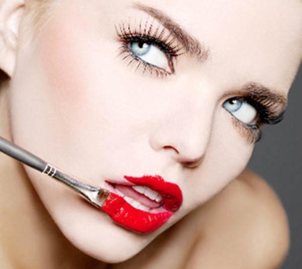 6 sai lầm khi trang điểm khiến bạn già đi 10 tuổi