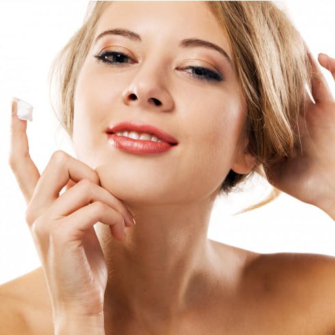 Bí quyết dưỡng ẩm da dầu không lo bị mụn