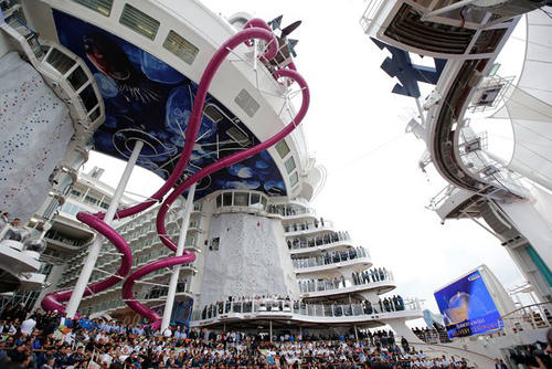 Bên trong con tàu du lịch hạng sang lớn nhất thế giới