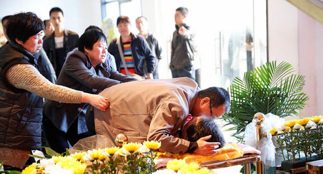 Nam sinh viên thiệt mạng vì tin lời quảng cáo chữa bệnh nan y