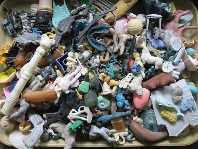 Bãi biển ngập rác thải ở “thiên đường” du lịch Hawaii