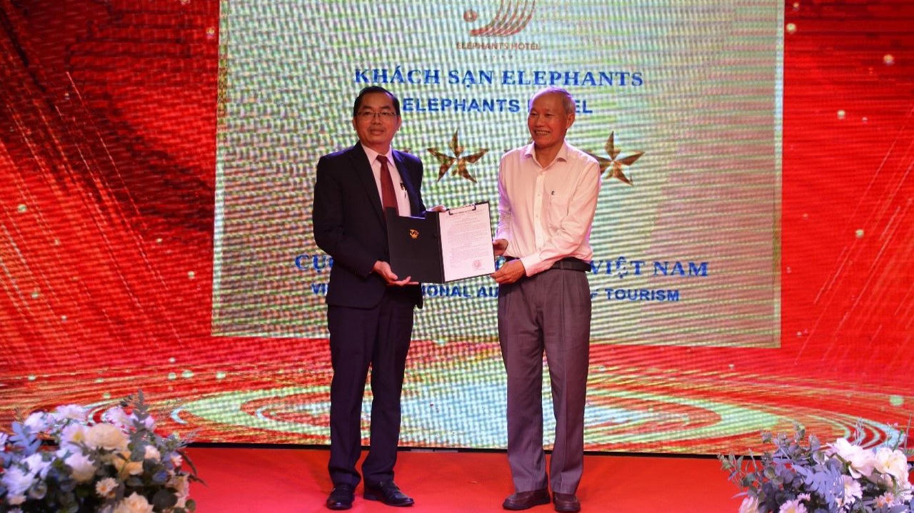 Phong hạng 4 sao Khách sạn Elephants tại Buôn Ma Thuột