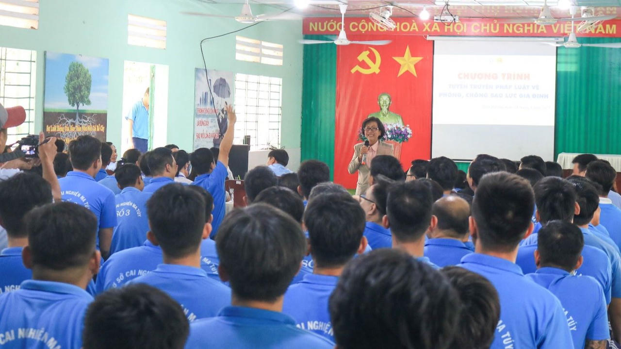 Đánh bạn có thể phạm tội hình sự