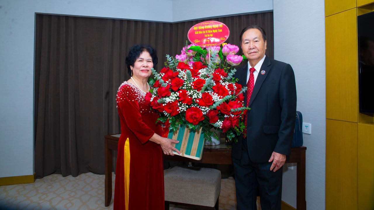 Phó Chủ tịch Quốc hội Lào Chaleun Yiapaoher: Dân ca Ví Giặm của Việt Nam rất hay và độc đáo 