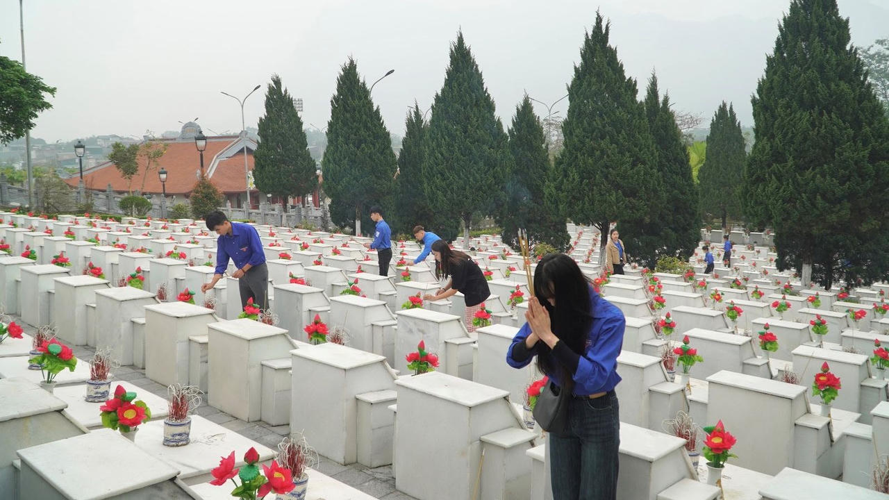 Hành trình “Tháng 3 biên giới - Ấm tình Biên cương”