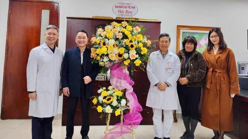 Tổng biên tập Báo Pháp luật Việt Nam chúc mừng ngành Y tế nhân kỷ niệm 70 năm Ngày Thầy thuốc Việt Nam