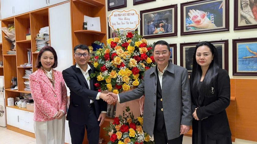 Tổng biên tập Báo Pháp luật Việt Nam chúc mừng ngành Y tế nhân kỷ niệm 70 năm Ngày Thầy thuốc Việt Nam