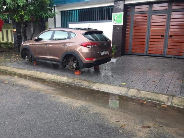 Lộ diện "tác giả" hàng loạt vụ kê gạch trộm bánh ô tô trong đêm