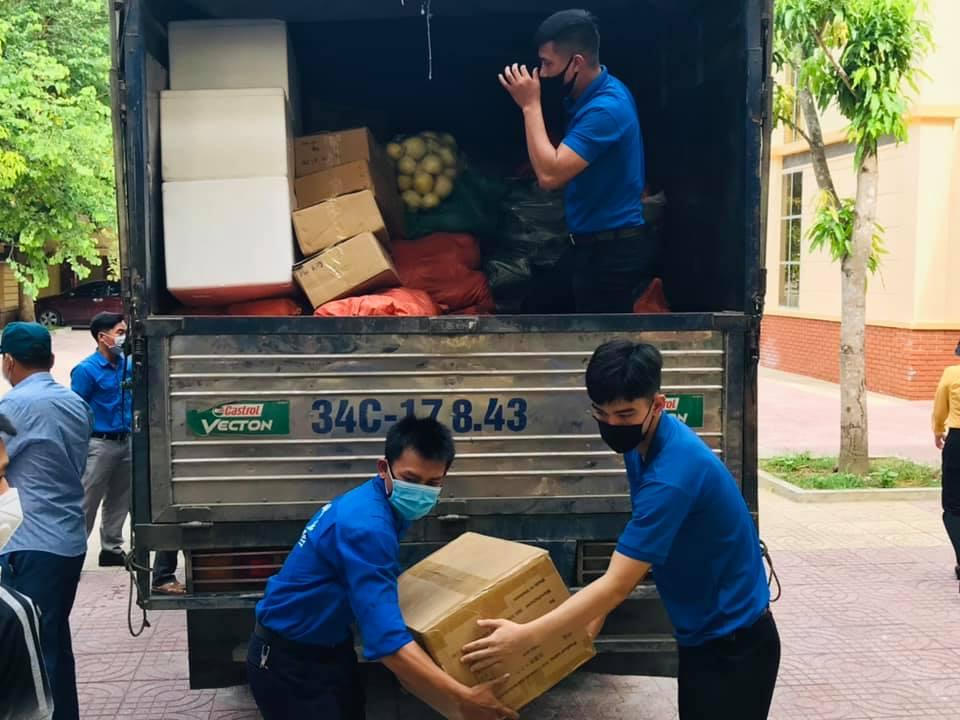 Nghĩa tình đồng bào tăng sức mạnh chống COVID-19