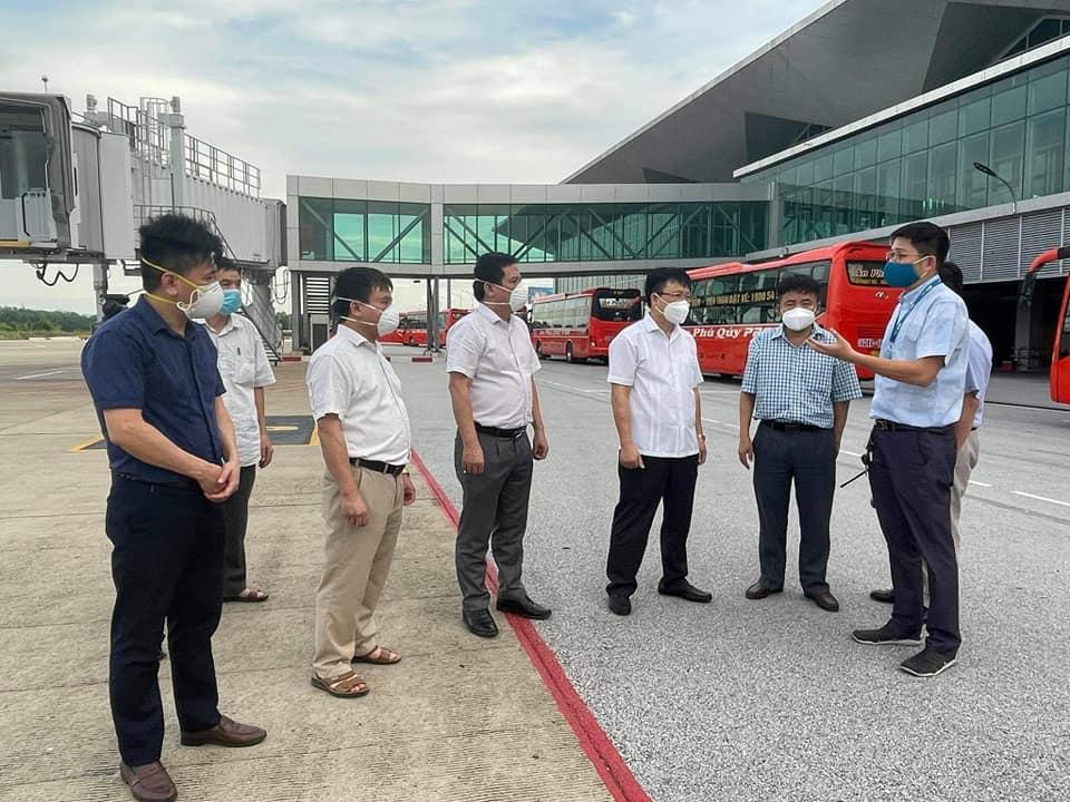 Nghệ An đón chuyến bay đầu tiên chở 217 người về từ vùng dịch