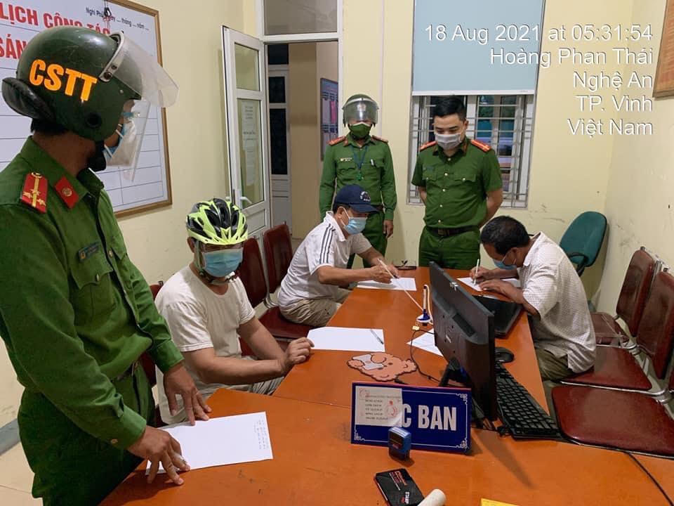 Nghệ An đồng loạt ra quân kiểm tra người đi đường không lý do