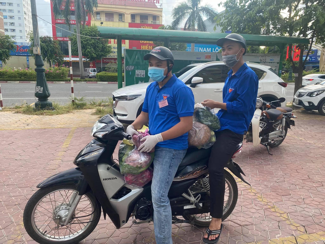 Tổ COVID cộng đồng - 'cánh tay nối dài' của Ban chỉ đạo phòng, chống dịch ở Nghệ An