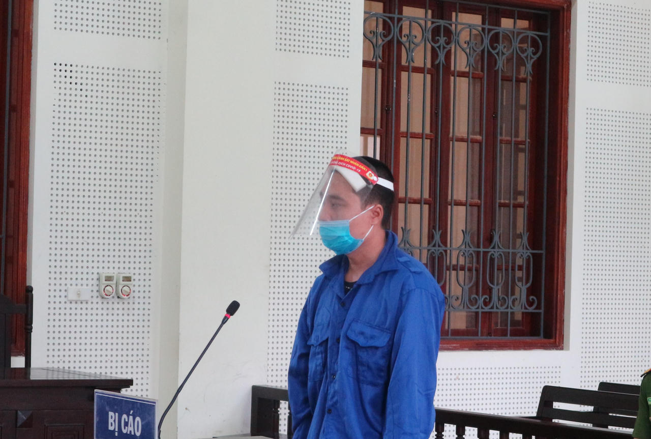 Xót xa lời nhắn nhủ của cô bé 7 tuổi gửi tới bố chốn pháp đình