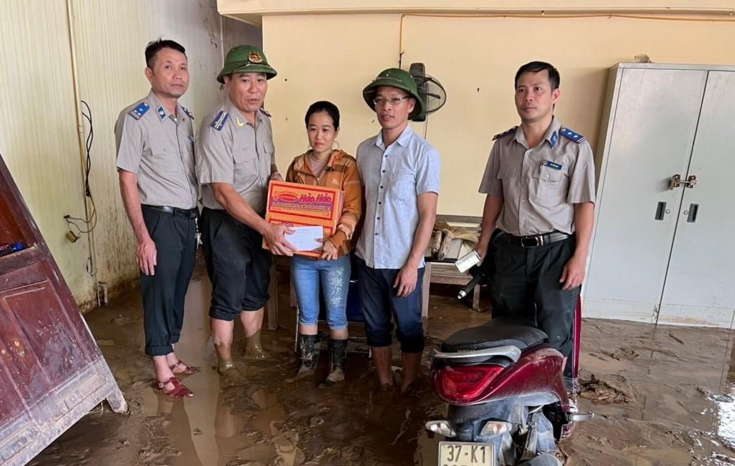 Nghĩa tình đồng bào sau cơn lũ dữ ở Kỳ Sơn