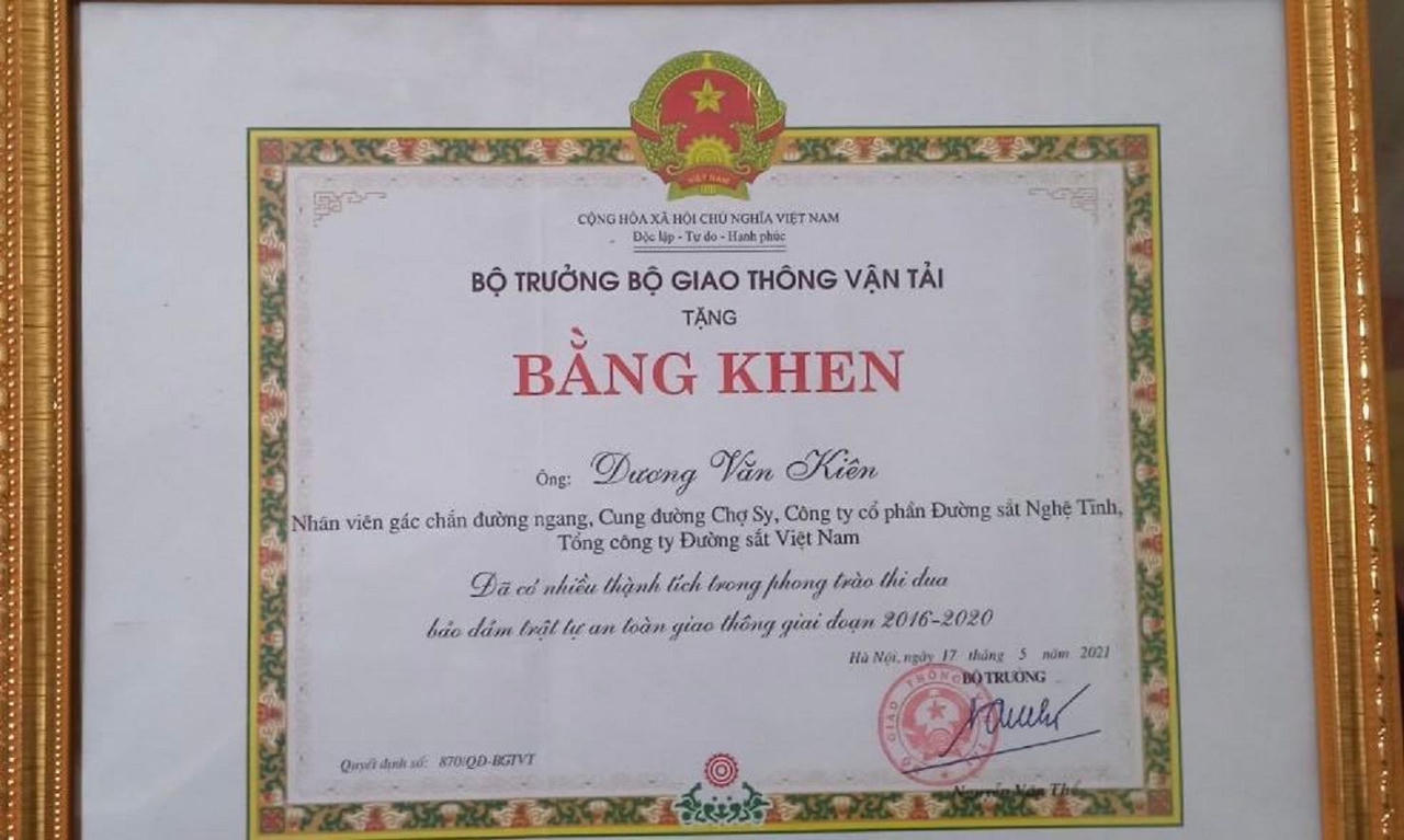 Người lặng thầm giữ bình yên cho mỗi chuyến tàu